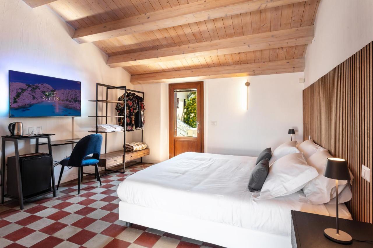 Reef Suites Olbia Ngoại thất bức ảnh