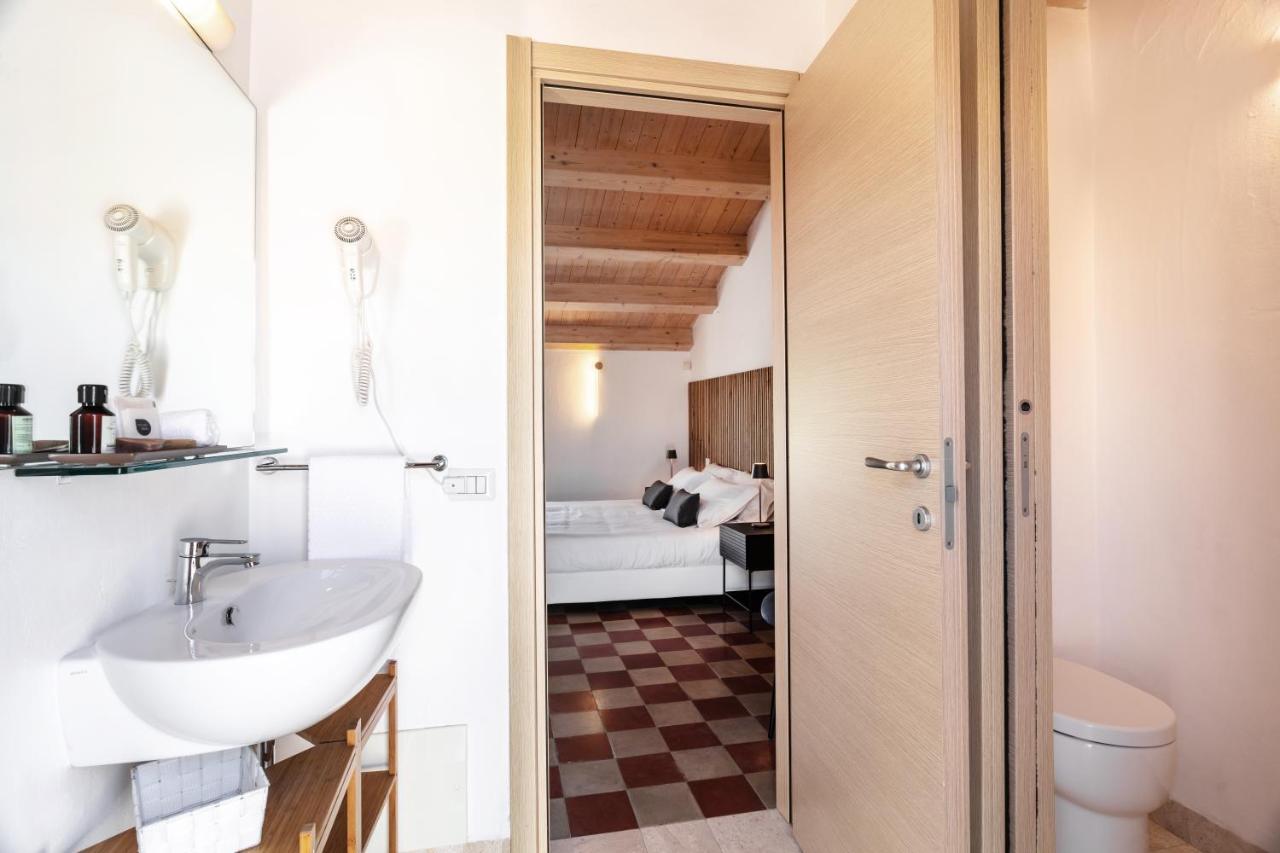 Reef Suites Olbia Ngoại thất bức ảnh